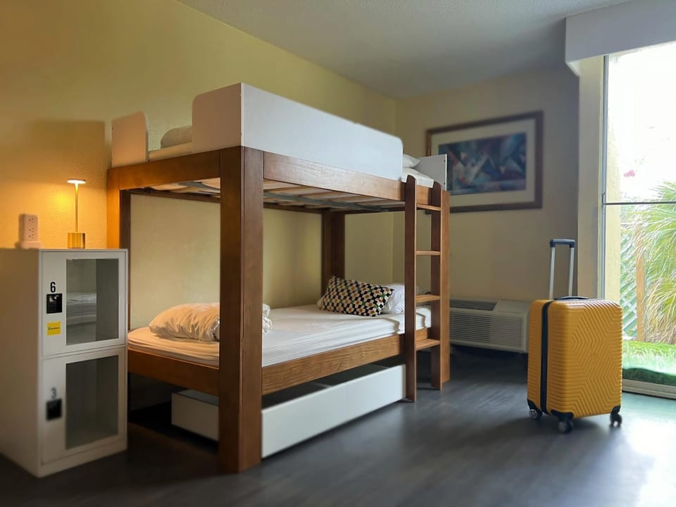Bposhtels Orlando Florida Mall Hostel in Orlando