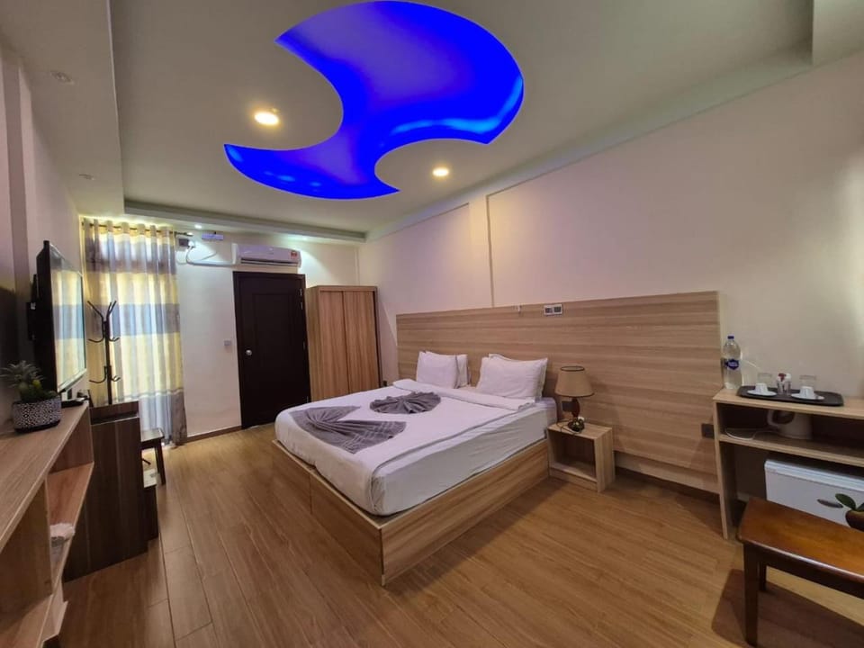 Bed, TV and multimedia, Coffee/tea facilities, Other, Photo of the whole room, Bedroom, Guests, Family, locker, storage, towels, wardrobe