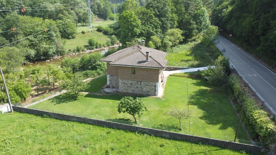 Casa Fresneda House in Cantabria