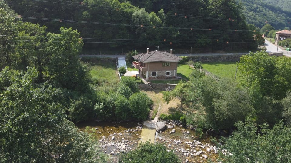 Casa Fresneda House in Cantabria