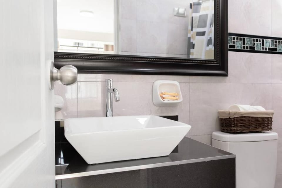 Bathroom, towels