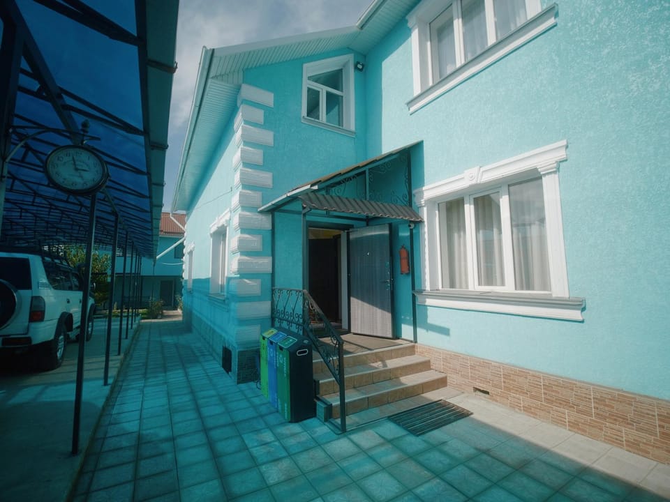 Property building, Day