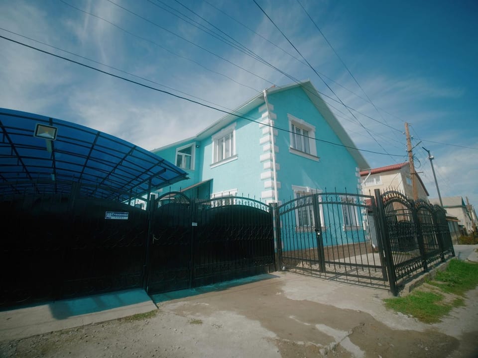Property building, Day
