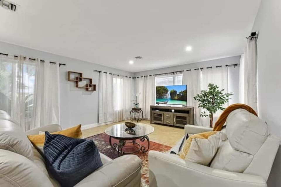 Casa Punta Plata by Dream Vacation unit 2904 House in Hollywood