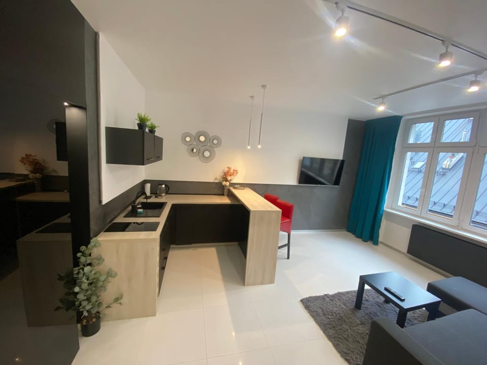Kitchen or kitchenette, Living room