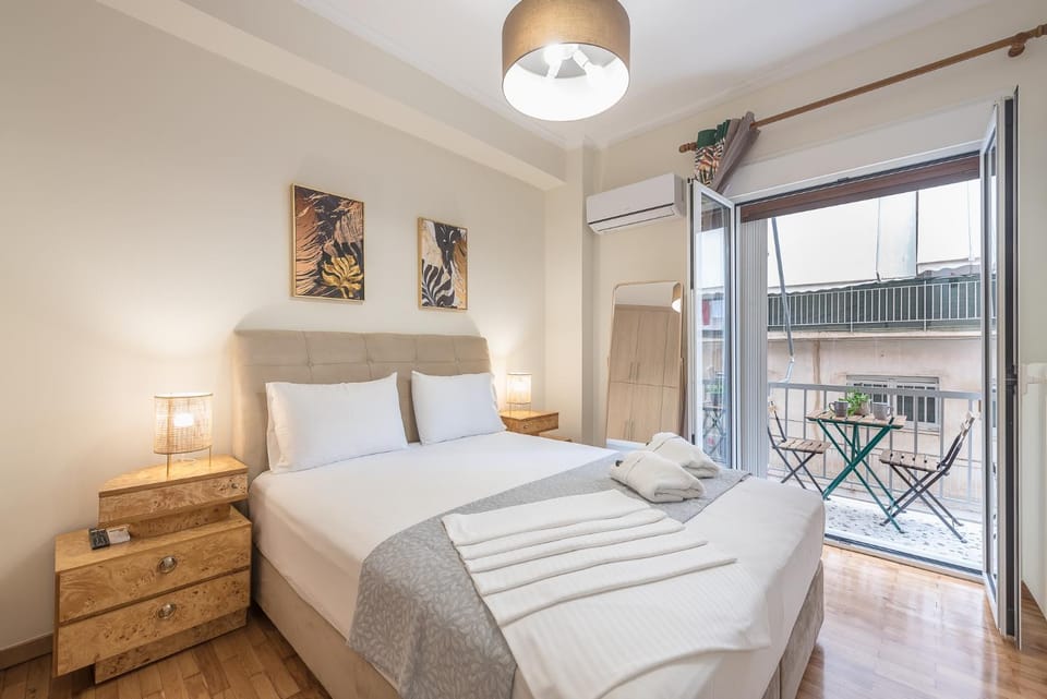 Bed, Balcony/Terrace, Bedroom
