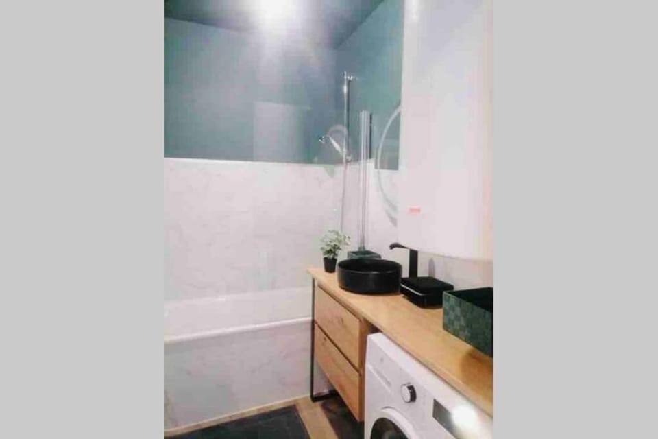 Appartement 2/3 pers, centre ville avec parking. Apartment in Pays de la Loire