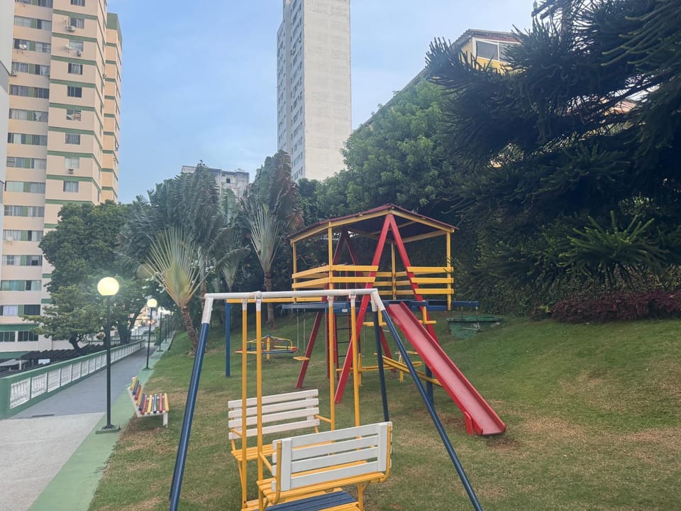 Apartamento perto de tudo em condomínio fechado. Apartment in Salvador