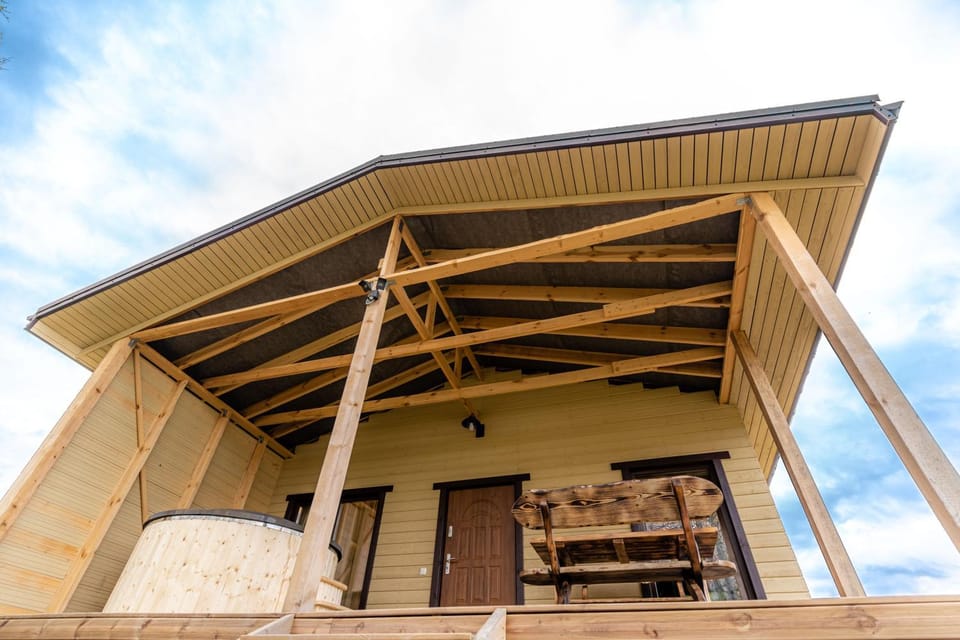 Facade/entrance, Balcony/Terrace