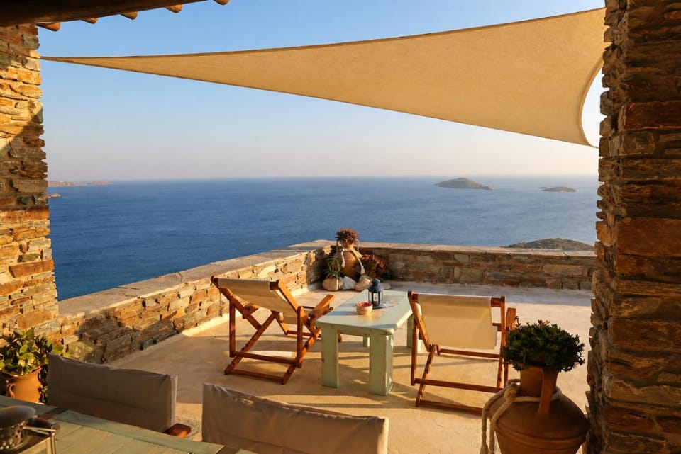 "GOLDEN SUNSET VILLA" 3-BDR, Breathtaking Views Apartment in Decentralized Administration of the Aegean