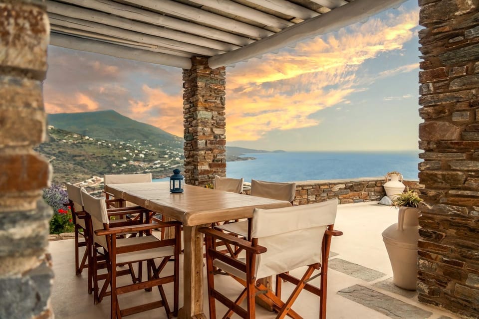 Natural landscape, View (from property/room), Balcony/Terrace, Dining area, Mountain view, Sea view