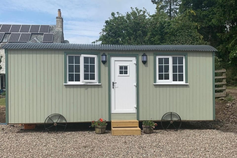 Woodhead Shepherds Hut - Sleeps 2 - Parking House in Perth