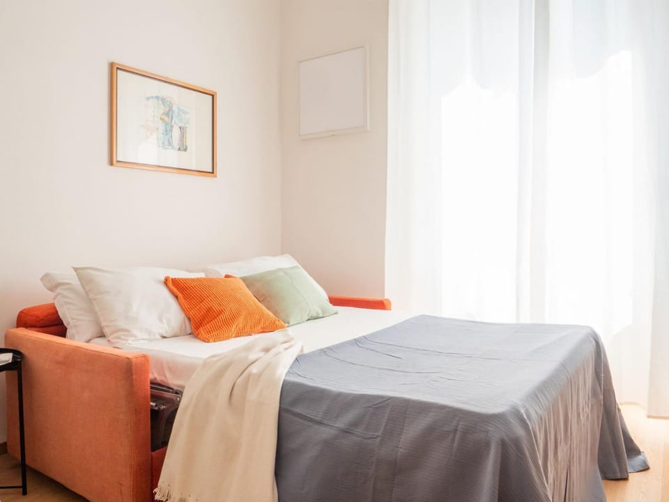 Bed, Living room