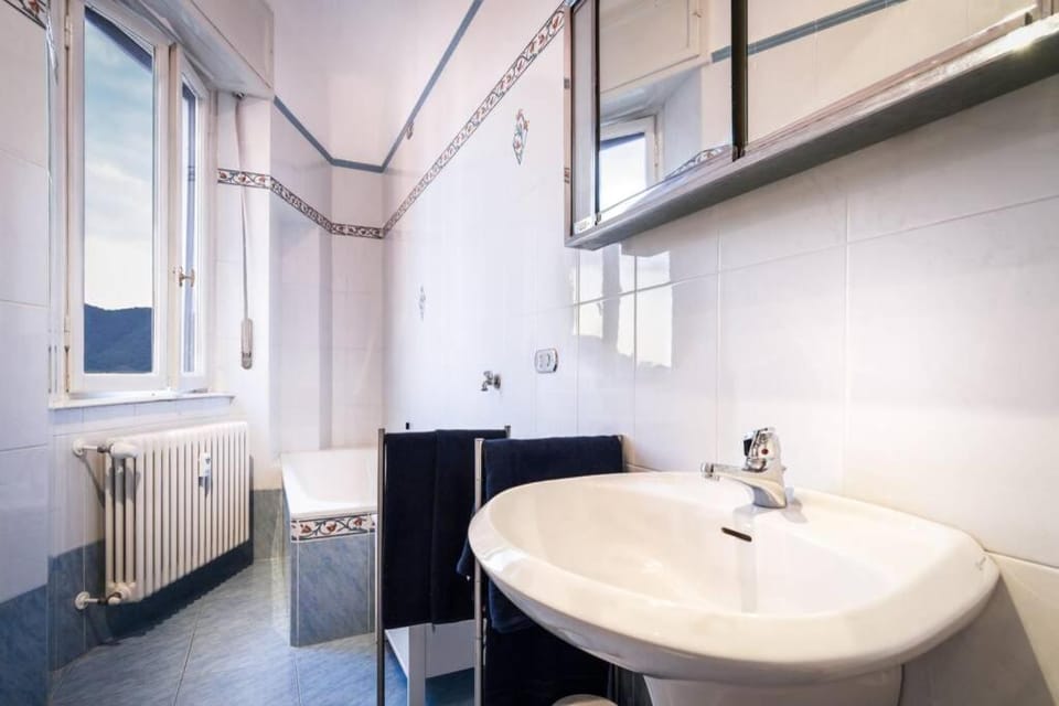 Bathroom, Bath