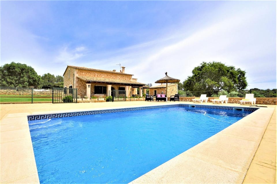CAS BORRASSOS- Finca con piscina privada y Vistas Despejadas Villa in Pla de Mallorca