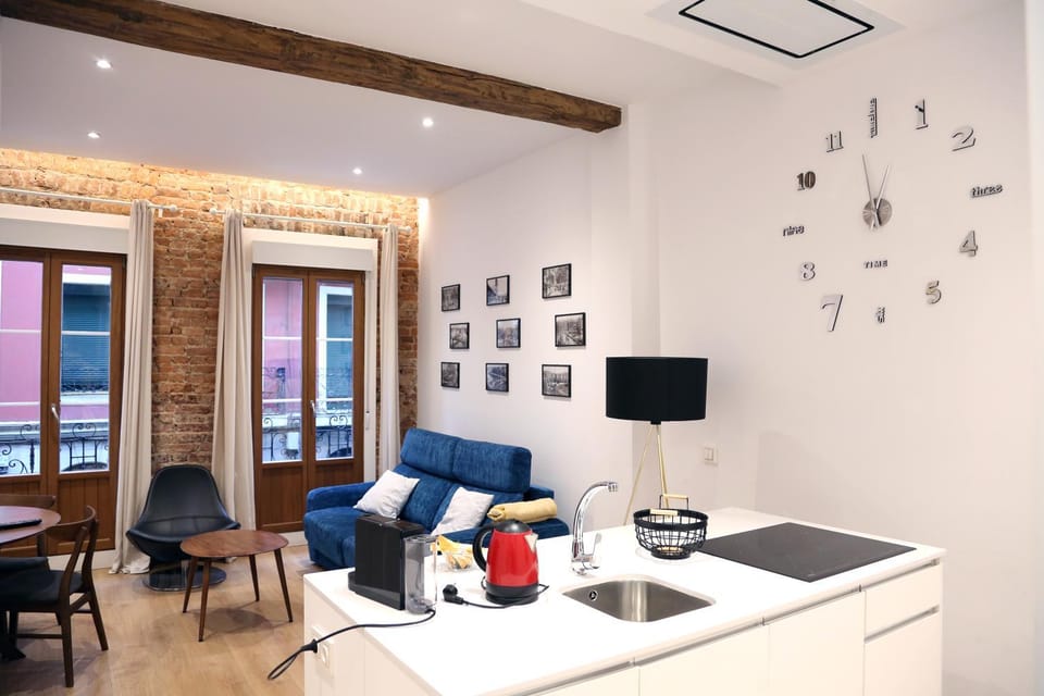 Piso Moderno a 2 minutos del Casco Viejo con Parking Gratis Apartment in Bilbao