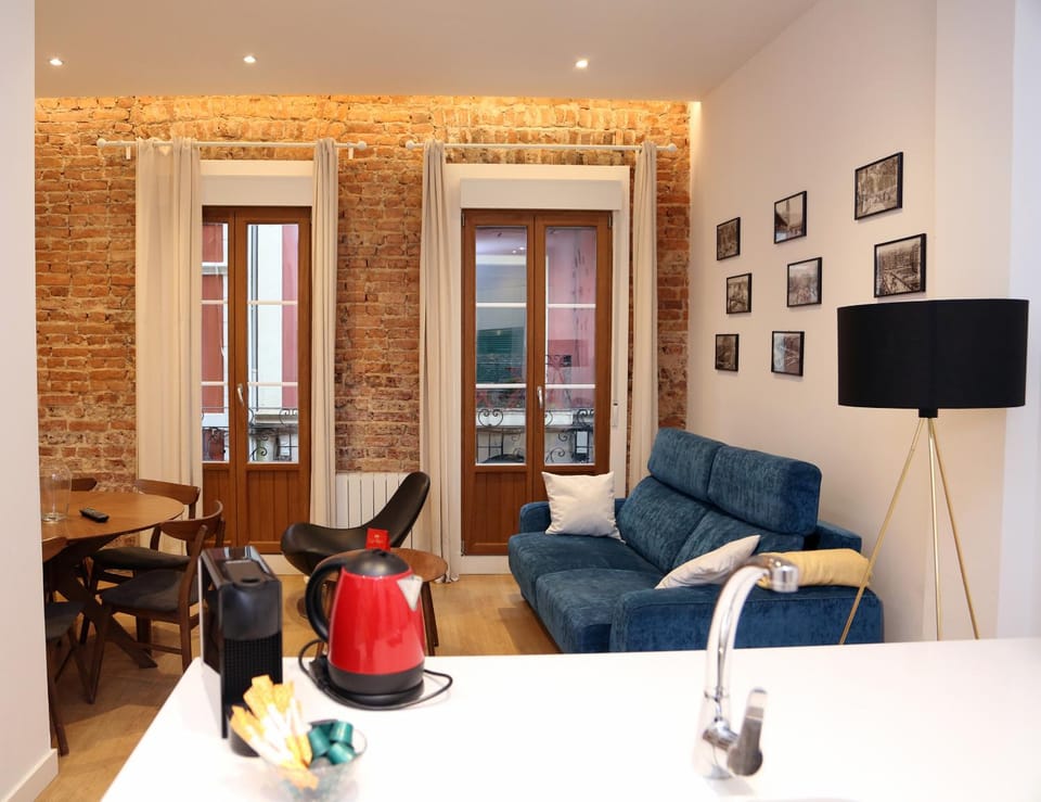 Piso Moderno a 2 minutos del Casco Viejo con Parking Gratis Apartment in Bilbao