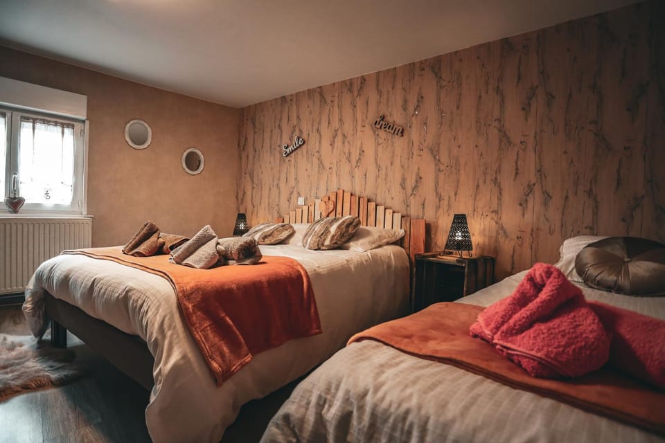 Bed, Photo of the whole room