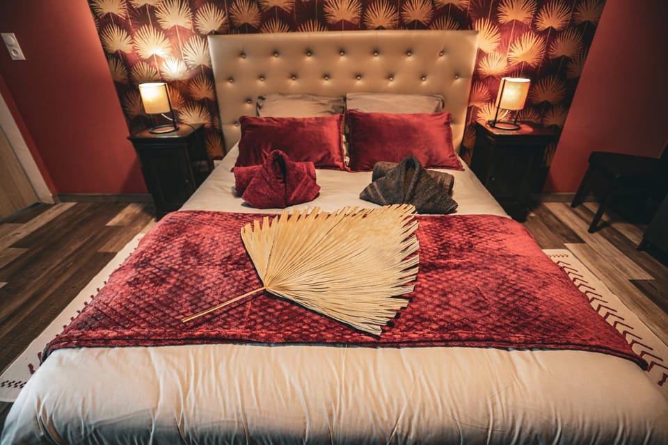 Bed, Photo of the whole room