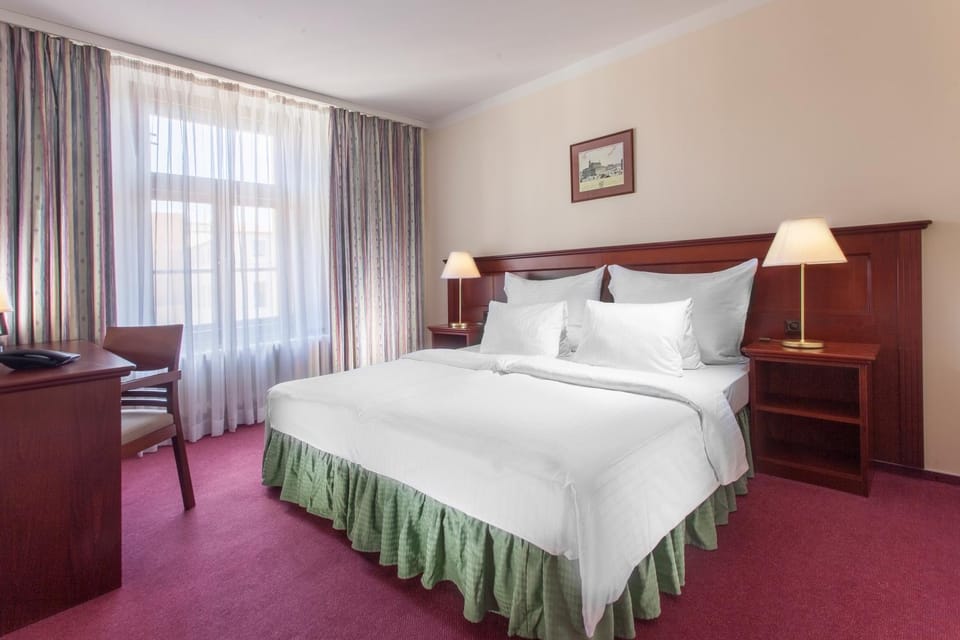 Bed, Photo of the whole room, Bedroom, hair dresser