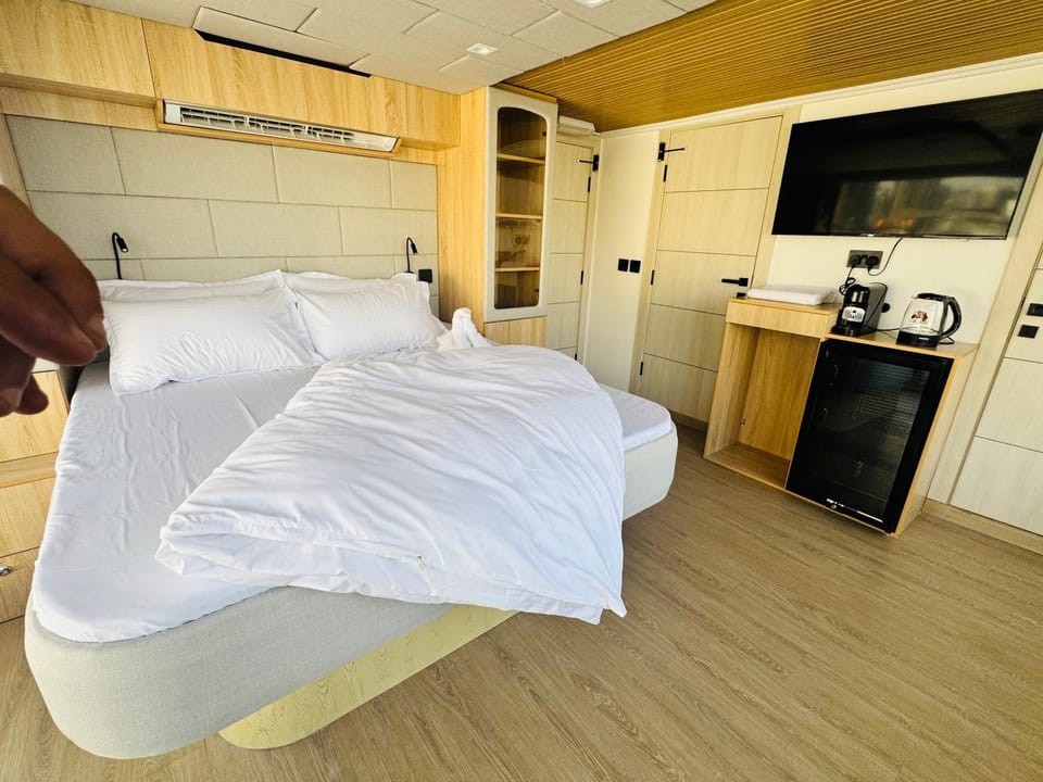 Boat Camping Docked boat in Dubai