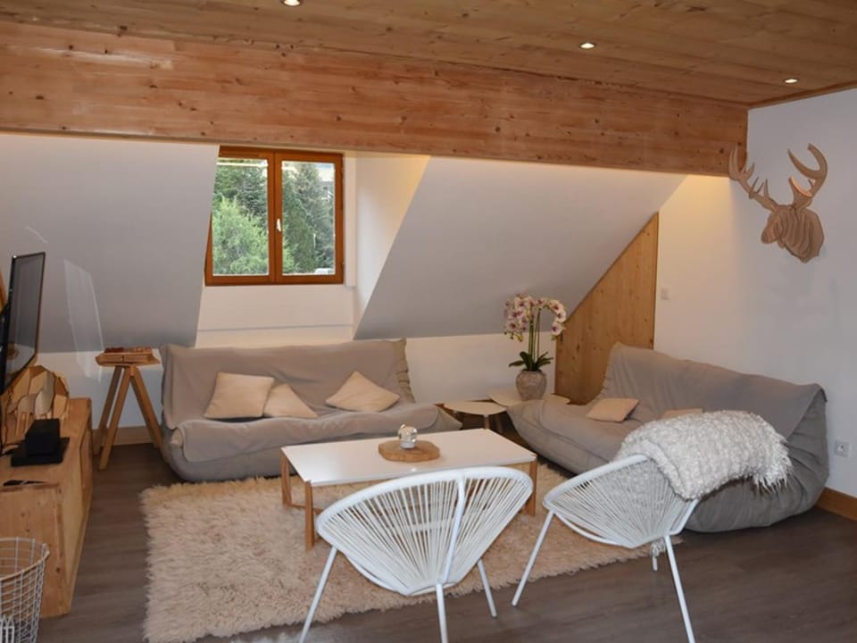 Superbe appart 3 pièces, cuisine équipée, Wi-Fi, face aux pistes - FR-1-266-167 Apartment in Montgenèvre
