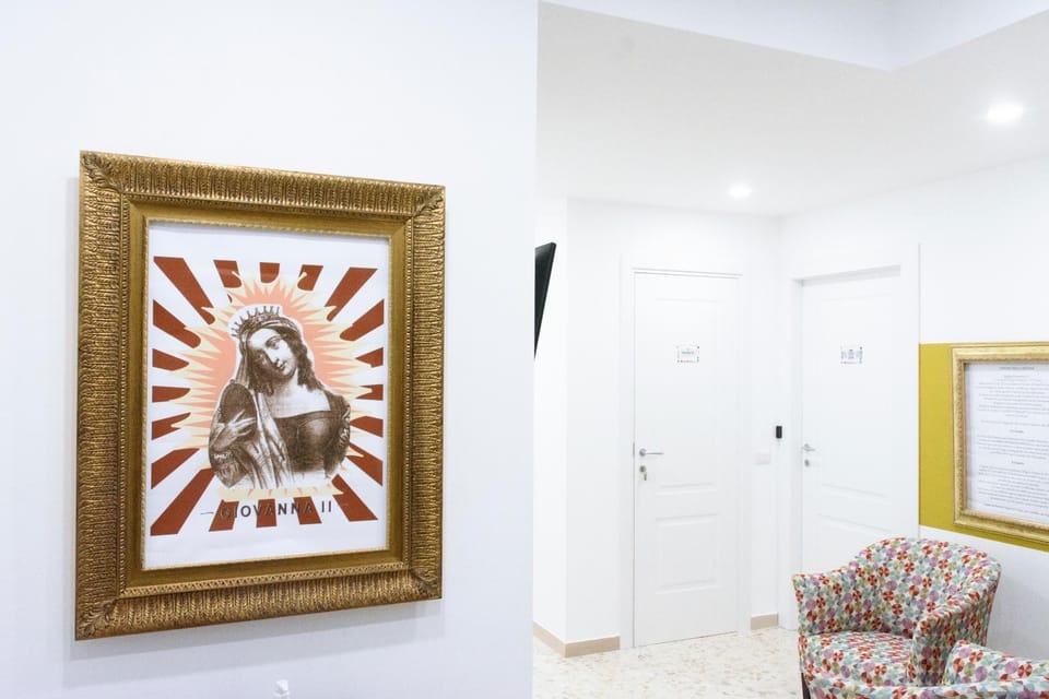 Lobby or reception, Decorative detail, Internal: Not applicable to any particular room