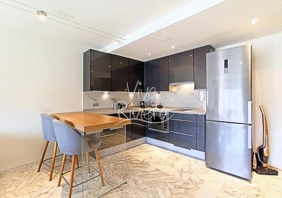Lounge or bar, kitchen