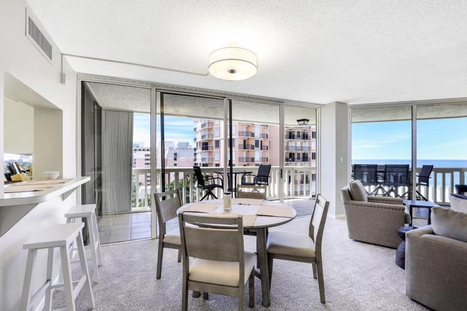Beachfront condo building with pool, tennis and views House in Marco Island