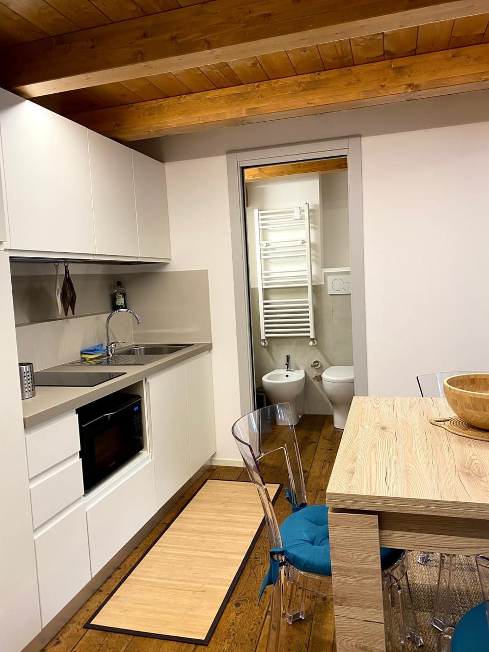 Kitchen or kitchenette, kitchen