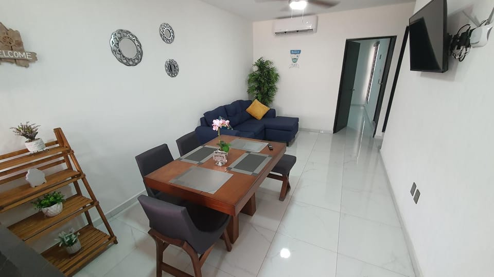 Living room, Dining area, Food