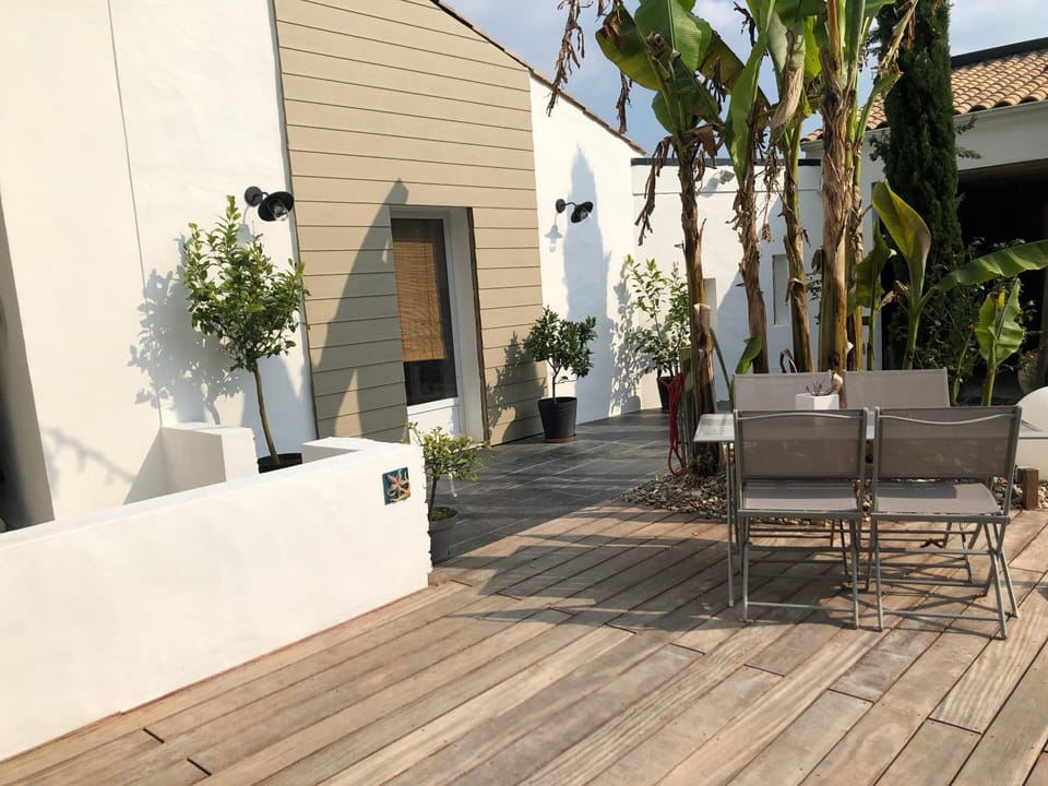 Property building, Balcony/Terrace