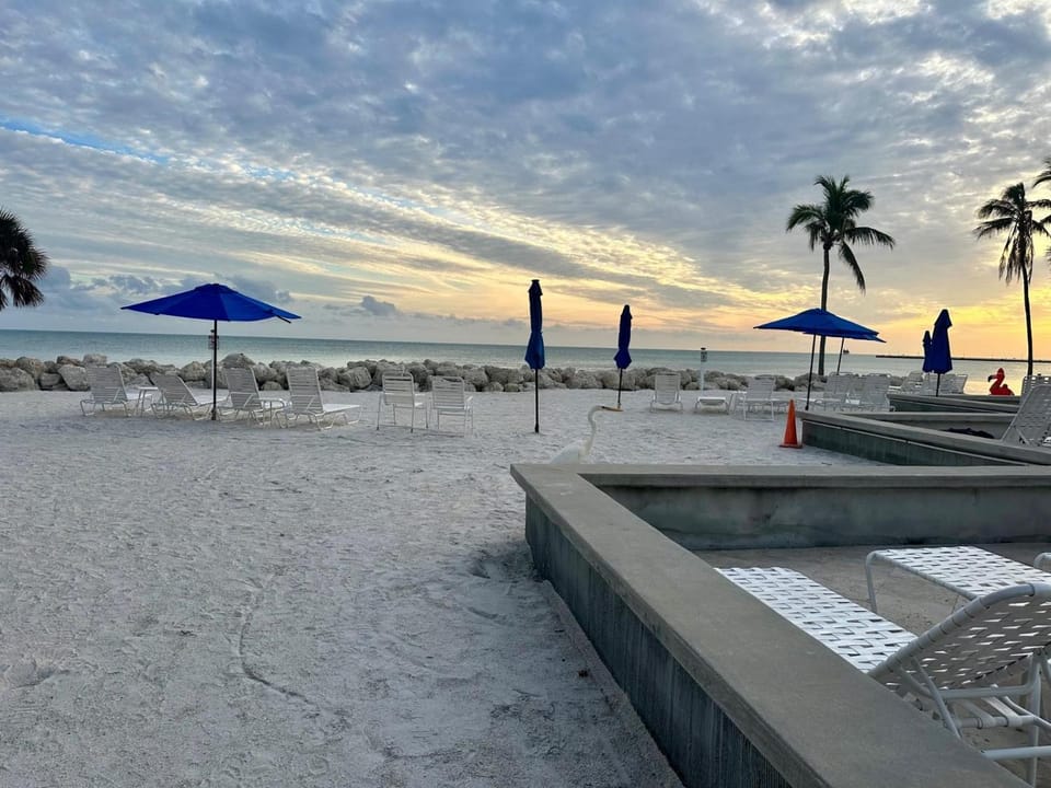 Poolside Breeze Retreat House in Key West