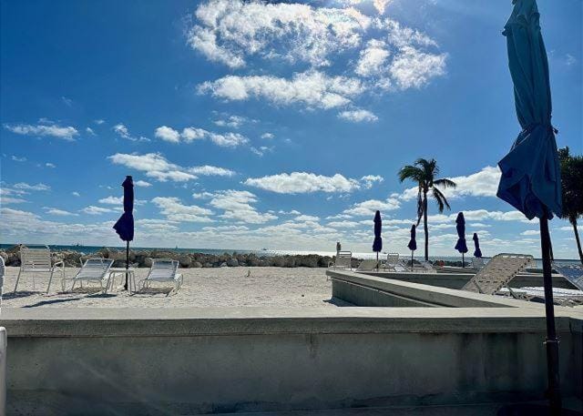 Poolside Breeze Retreat House in Key West