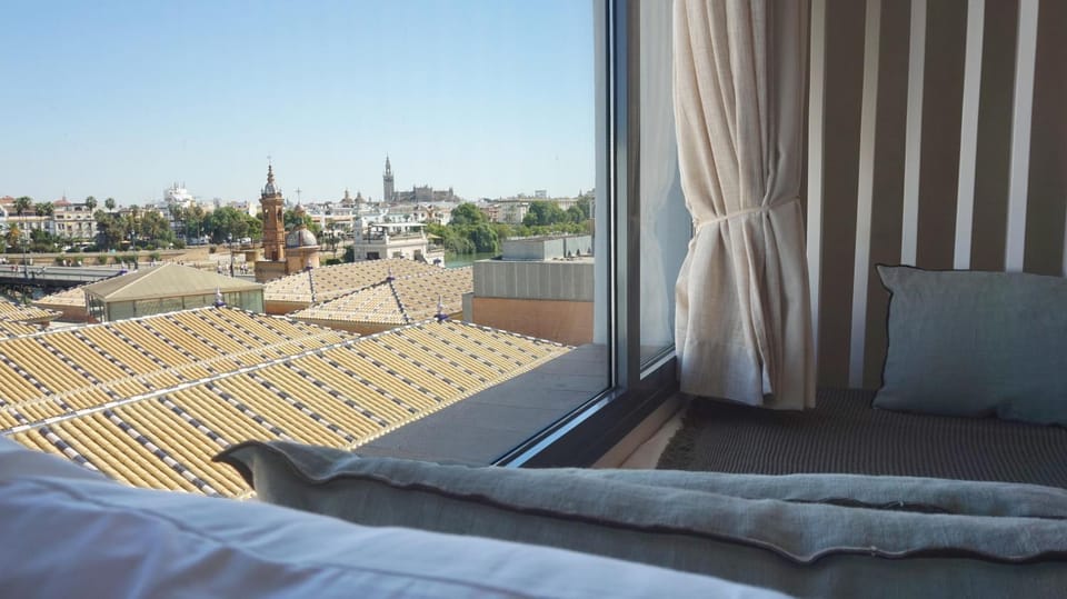 Balcony/Terrace, City view, Street view