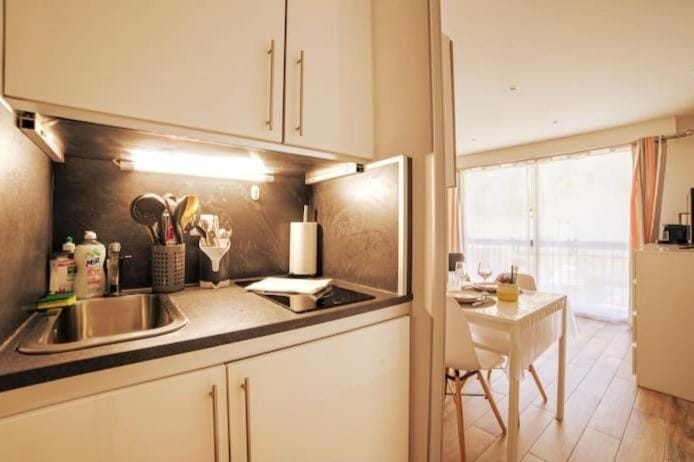 Cocoon Center - Rue d'antibes - 200m plage- Clim - wifi - Unique Apartment in Cannes