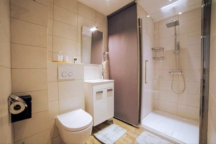 Cocoon Center - Rue d'antibes - 200m plage- Clim - wifi - Unique Apartment in Cannes