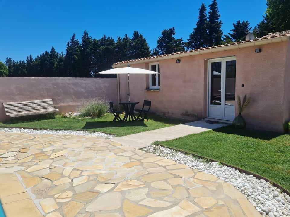 Facade/entrance, Garden