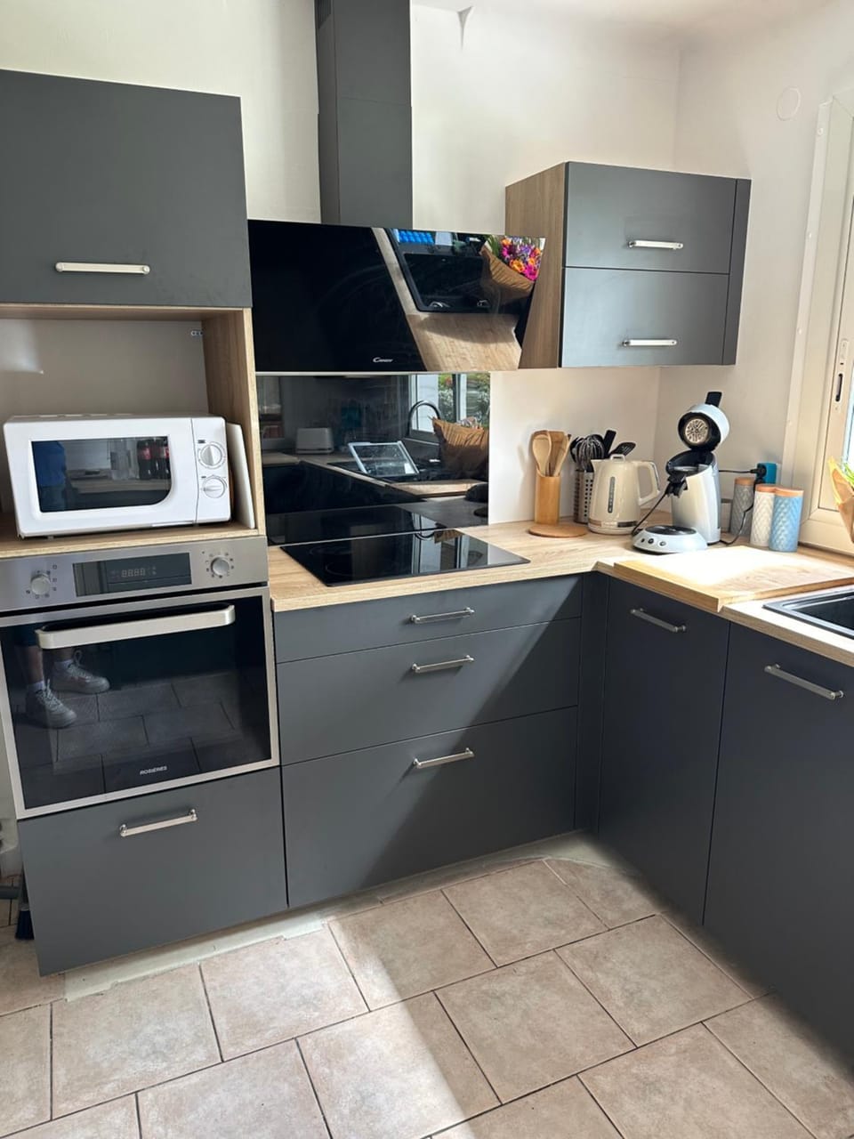 Kitchen or kitchenette