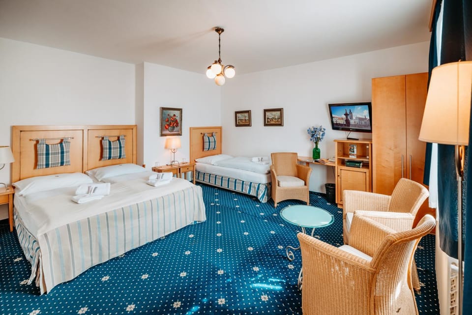 Bedroom, River view