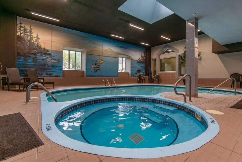 Hot Tub, Swimming pool, sunbed