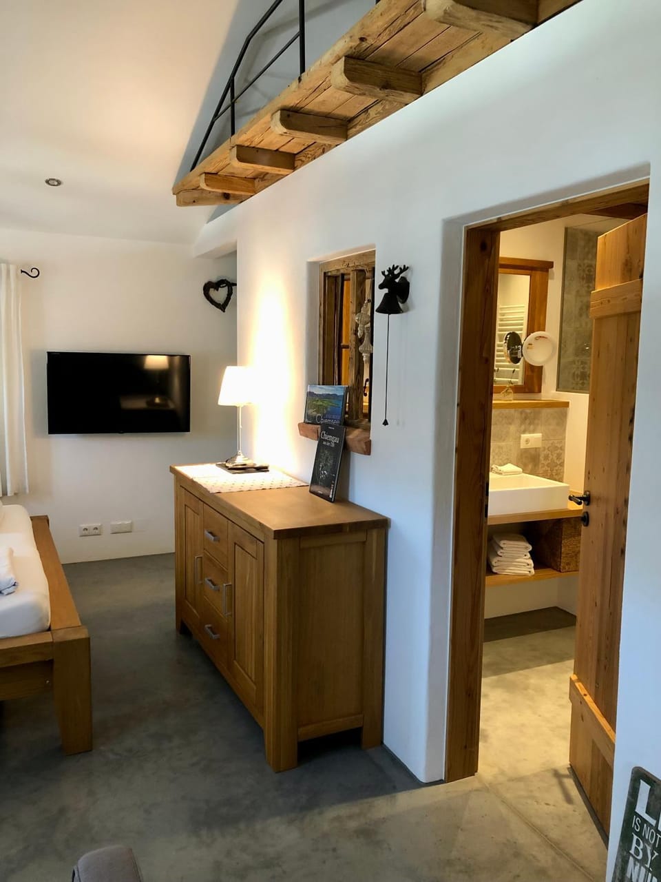 Photo of the whole room