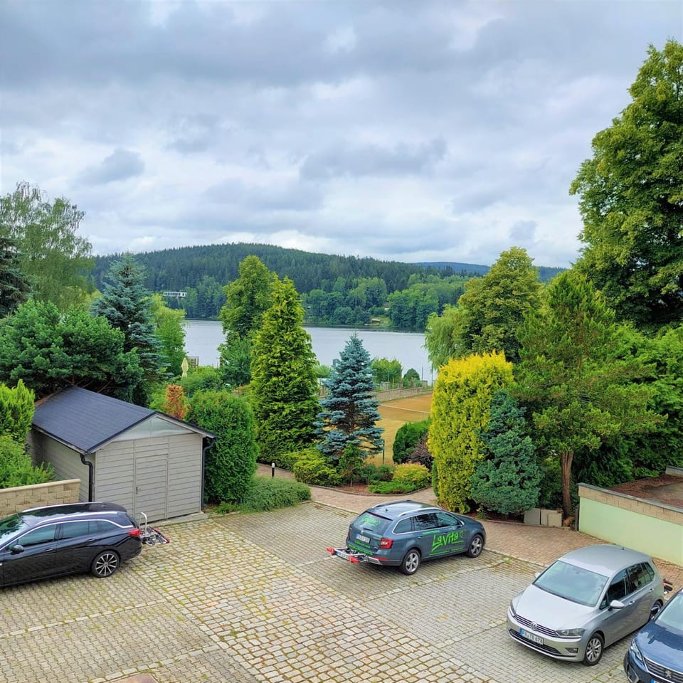 Neighbourhood, Parking