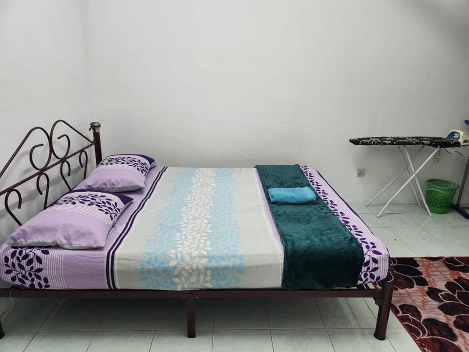 OCEAN THIRTY # 15 mins to KLIA KLIA2 # with 2 Airconds & Wi-Fi House in Selangor, Malaysia