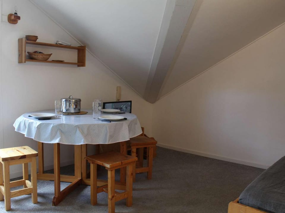 Studio Mezzanine 4 Pers, Proche Pistes et Commerces, Balcon Est, Animaux Bienvenus - FR-1-330-530 Apartment in Provence-Alpes-Côte d'Azur