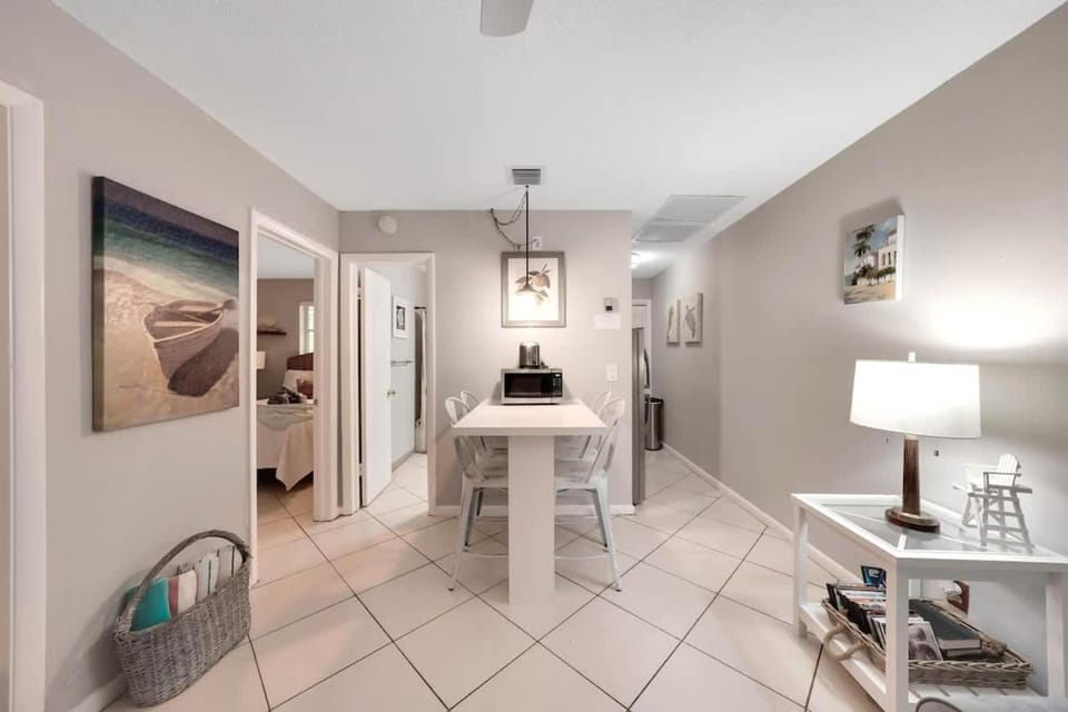 Beach Apart by Dream Vacation unit 3 Apartment in Riviera Beach