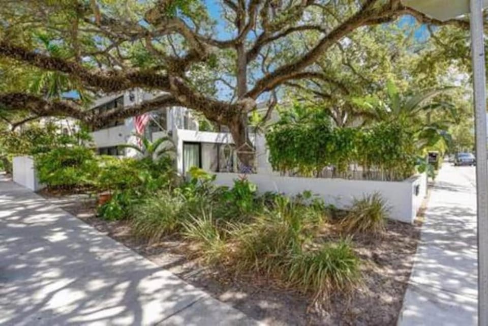 Las Olas Hammocks Unit 4 By Dream Vacation House in Fort Lauderdale