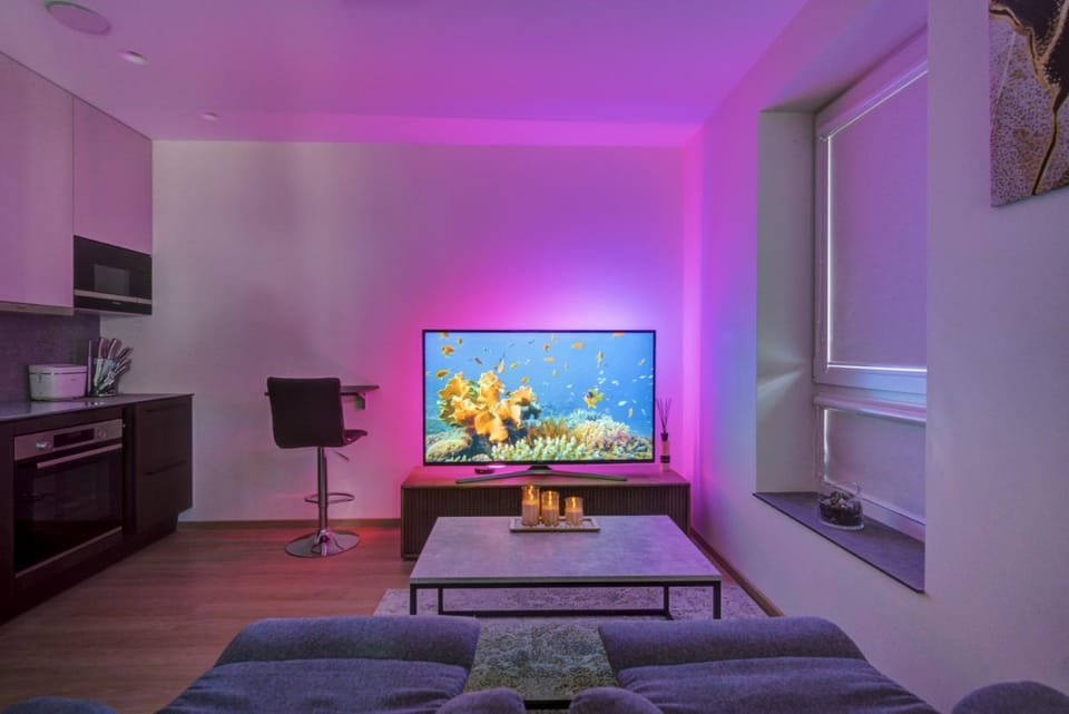 Day, Night, TV and multimedia, Living room, Seating area, Dining area, Evening entertainment