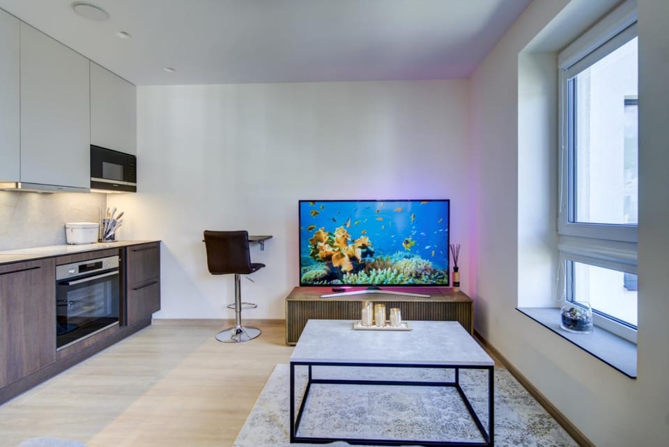 Communal lounge/ TV room, TV and multimedia, Living room, Seating area, Dining area, Evening entertainment