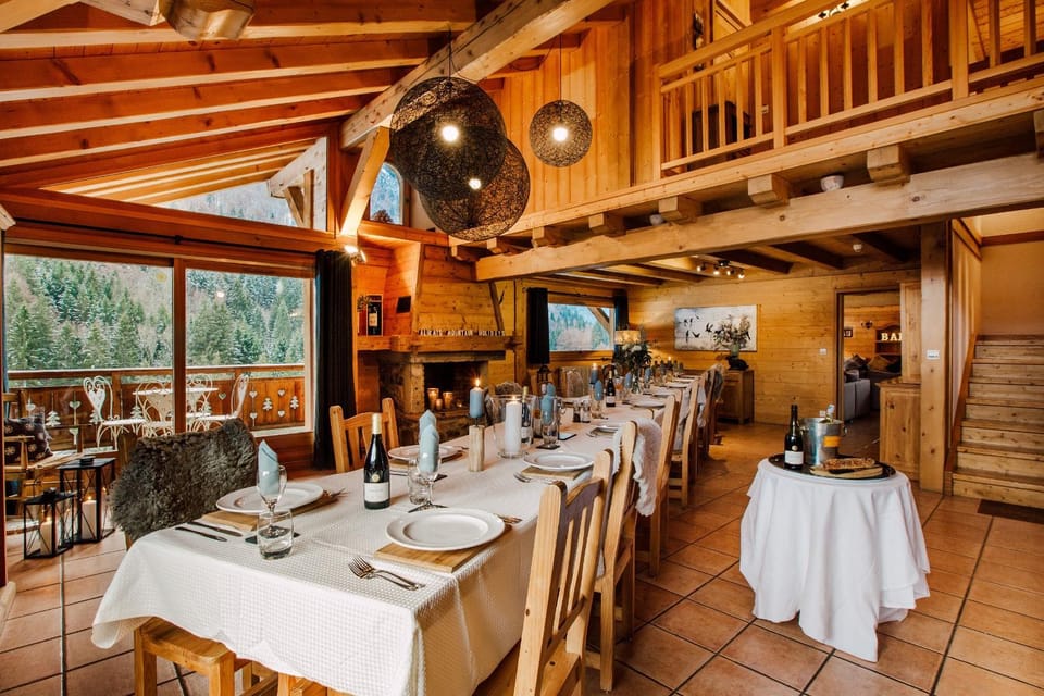 Ferme A Jules - Stunning Farmhouse sleeps up to 26 Chalet in Montriond